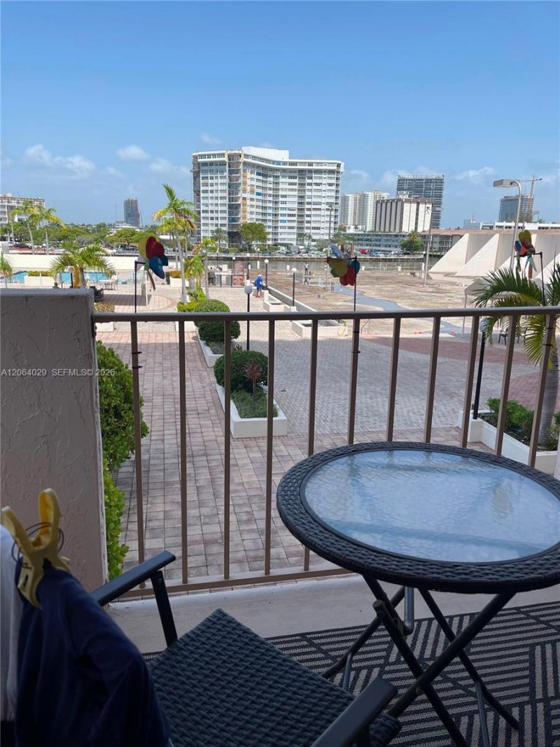 1865 S Ocean Dr, Unit 3L, Hallandale Beach, FL 33009 Photo