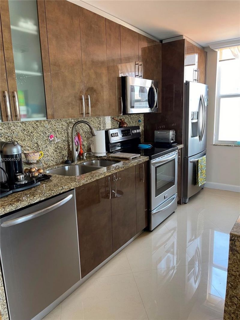 1865 S Ocean Dr, Unit 3L, Hallandale Beach, FL 33009 Photo