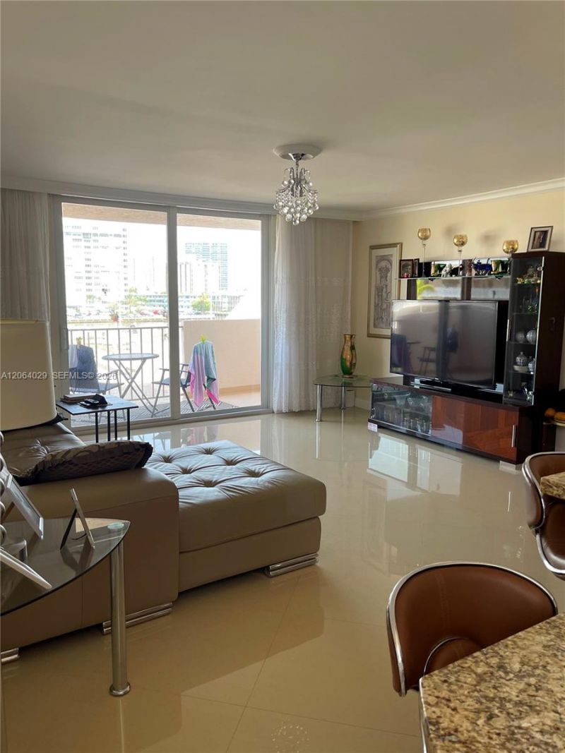 1865 S Ocean Dr, Unit 3L, Hallandale Beach, FL 33009 Photo