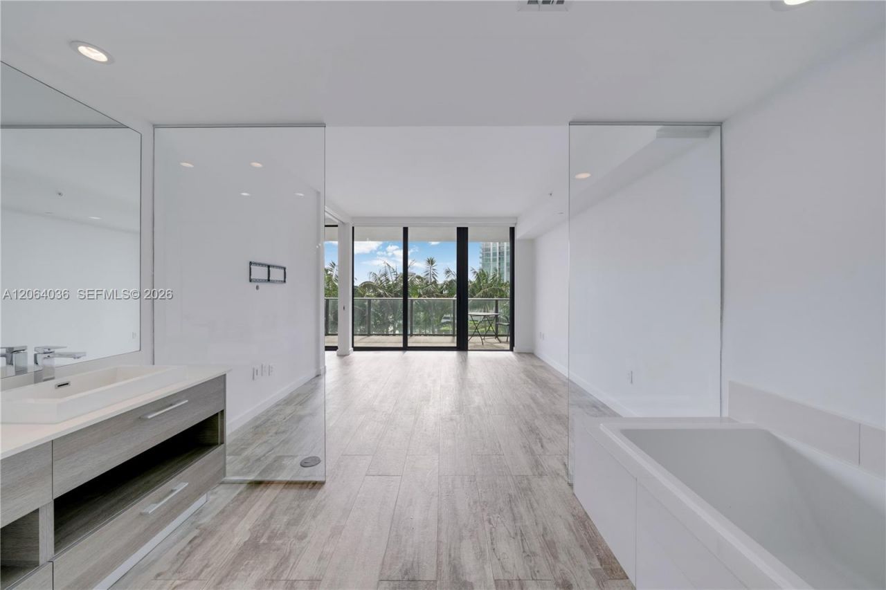 650 NE 32nd St , Unit 802, Miami, FL 33137 Photo