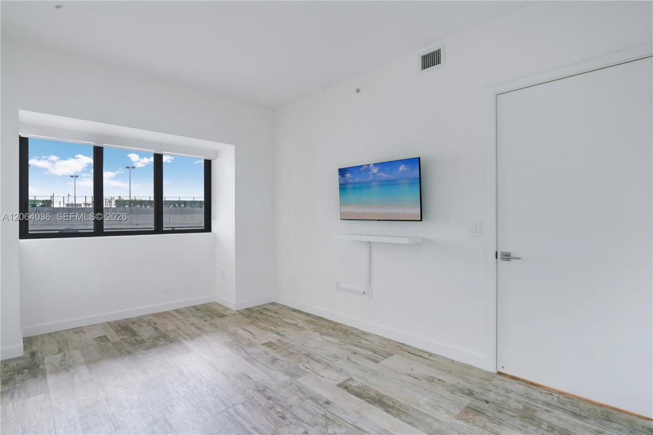 650 NE 32nd St , Unit 802, Miami, FL 33137 Photo