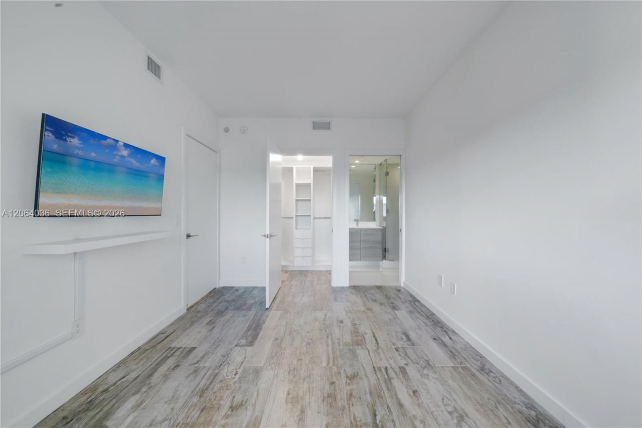 650 NE 32nd St , Unit 802, Miami, FL 33137 Photo