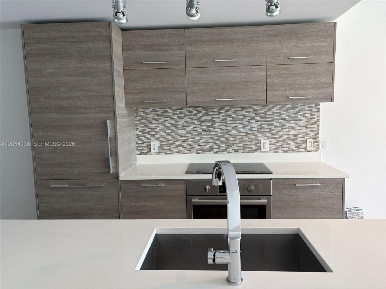 650 NE 32nd St , Unit 802, Miami, FL 33137 Photo