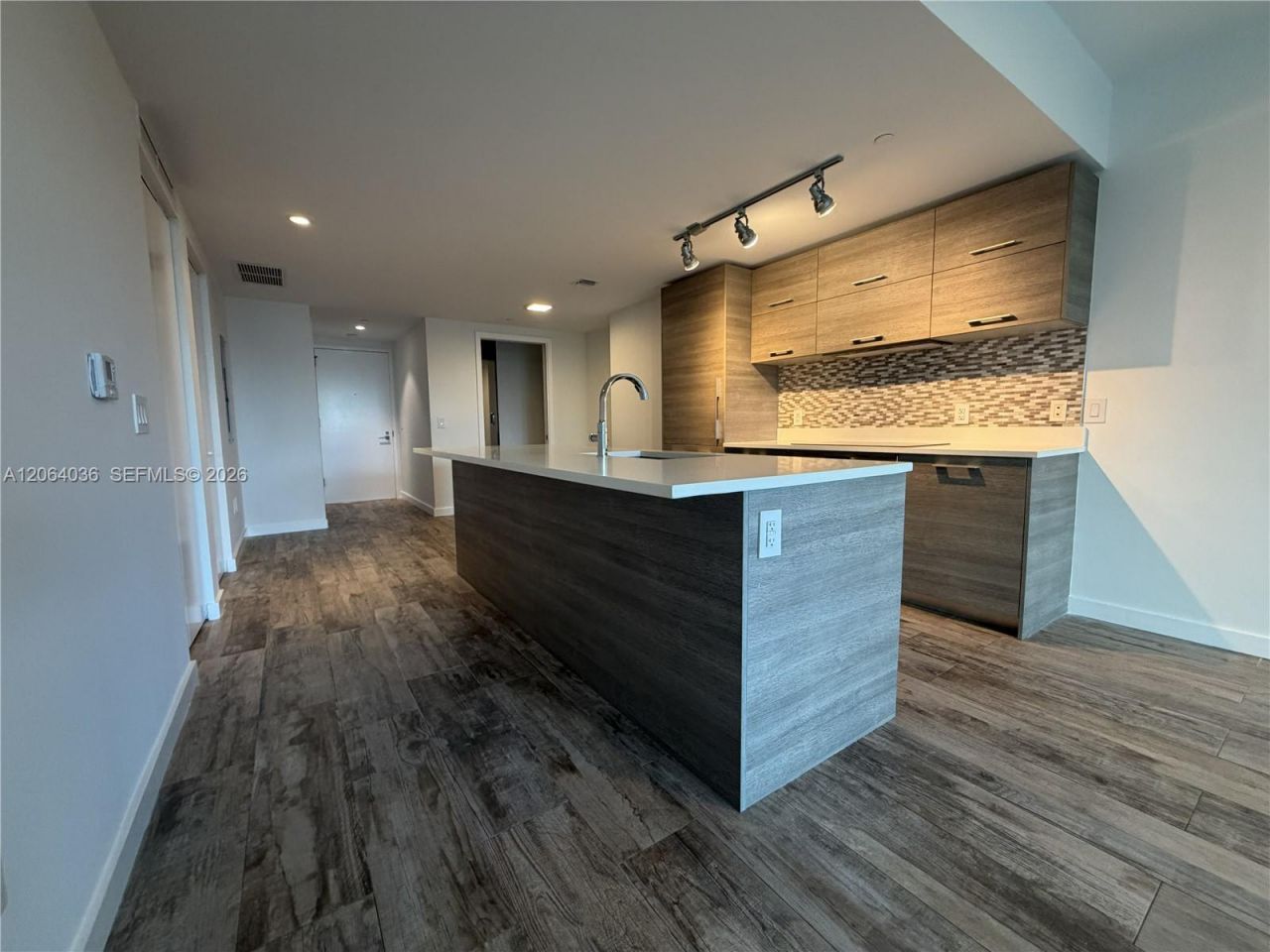650 NE 32nd St , Unit 802, Miami, FL 33137 Photo