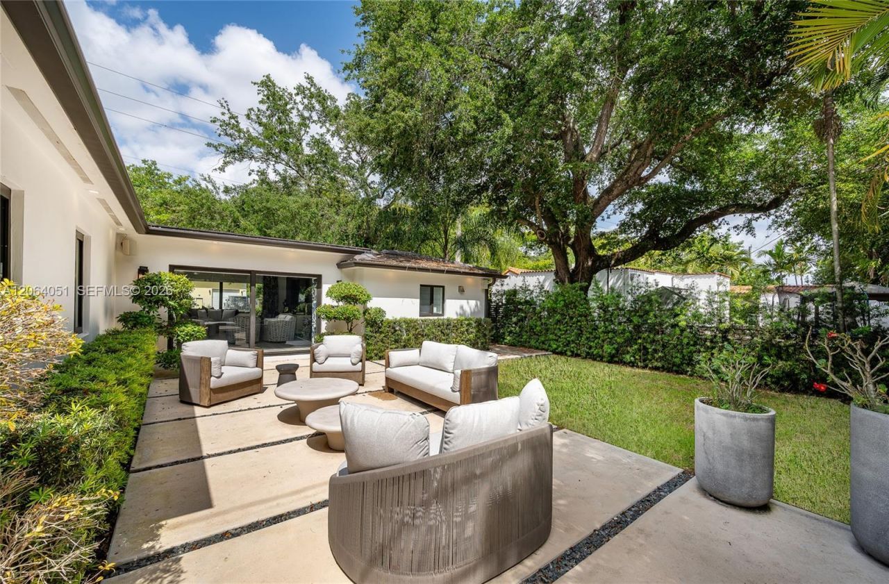 831 Cortez St, Coral Gables, FL 33134 Photo