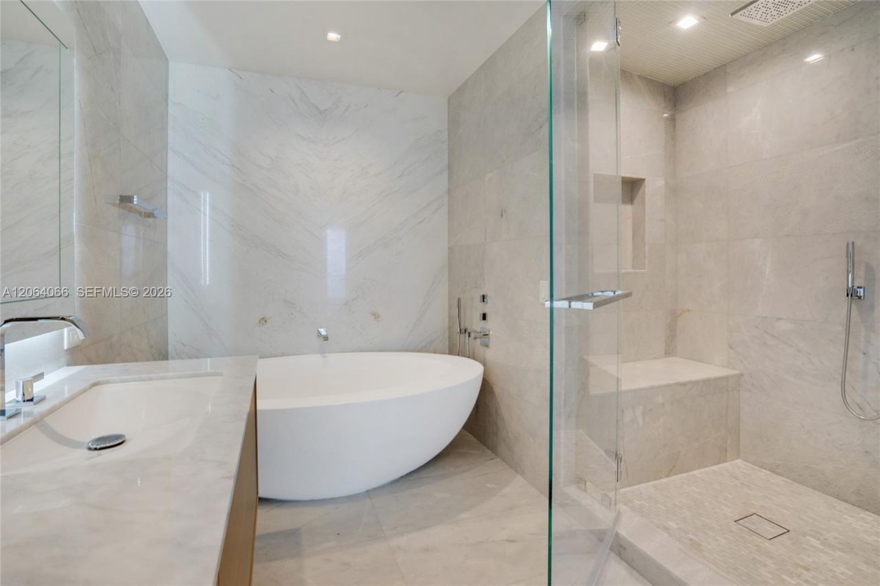 18501 Collins Ave, Unit 1804, Sunny Isles Beach, FL 33160 Photo