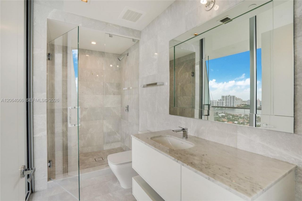 18501 Collins Ave, Unit 1804, Sunny Isles Beach, FL 33160 Photo