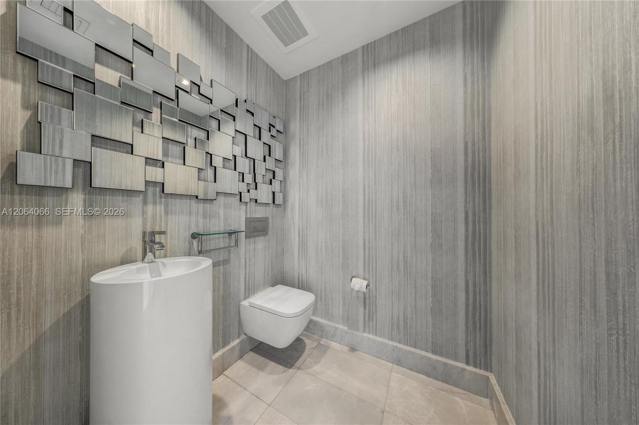 18501 Collins Ave, Unit 1804, Sunny Isles Beach, FL 33160 Photo