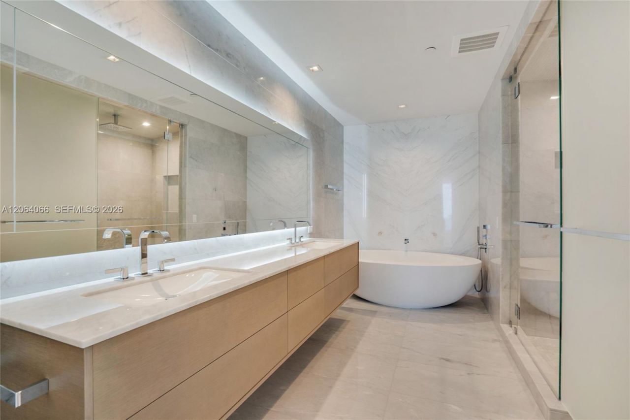 18501 Collins Ave, Unit 1804, Sunny Isles Beach, FL 33160 Photo
