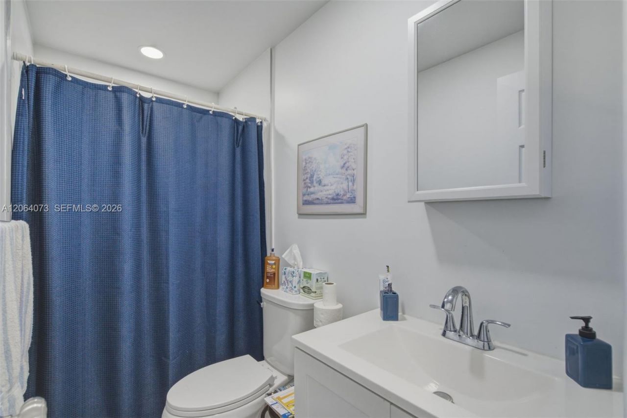 11621 NW 58th Pl , Hialeah, FL 33012 Photo