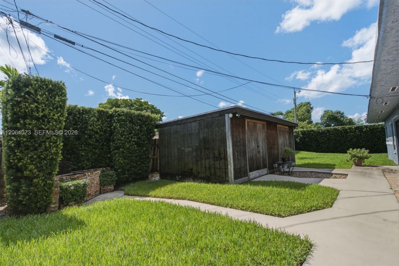 11621 NW 58th Pl , Hialeah, FL 33012 Photo