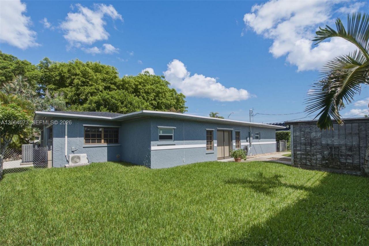 11621 NW 58th Pl , Hialeah, FL 33012 Photo