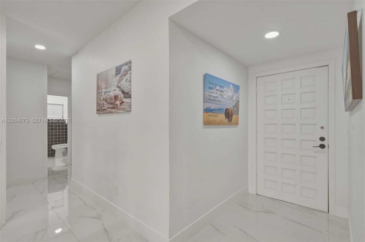 11621 NW 58th Pl , Hialeah, FL 33012 Photo