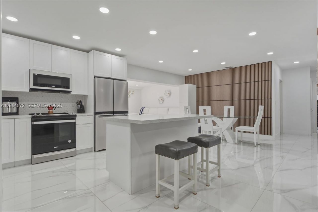 11621 NW 58th Pl , Hialeah, FL 33012 Photo