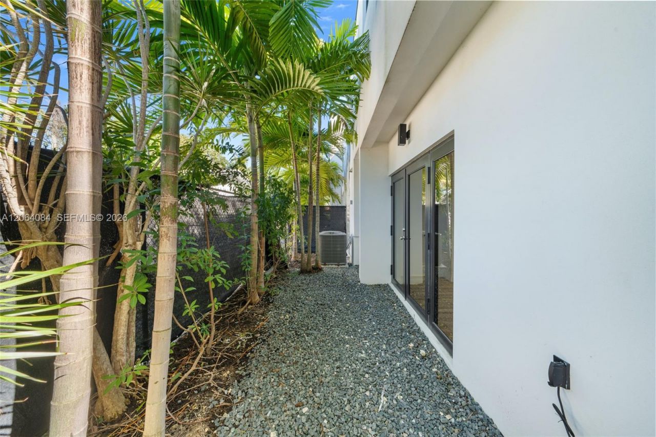 11 NE 51 St, Unit B, Miami, FL 33137 Photo