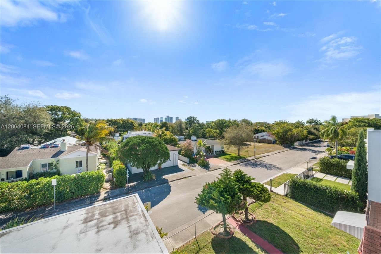 11 NE 51 St, Unit B, Miami, FL 33137 Photo