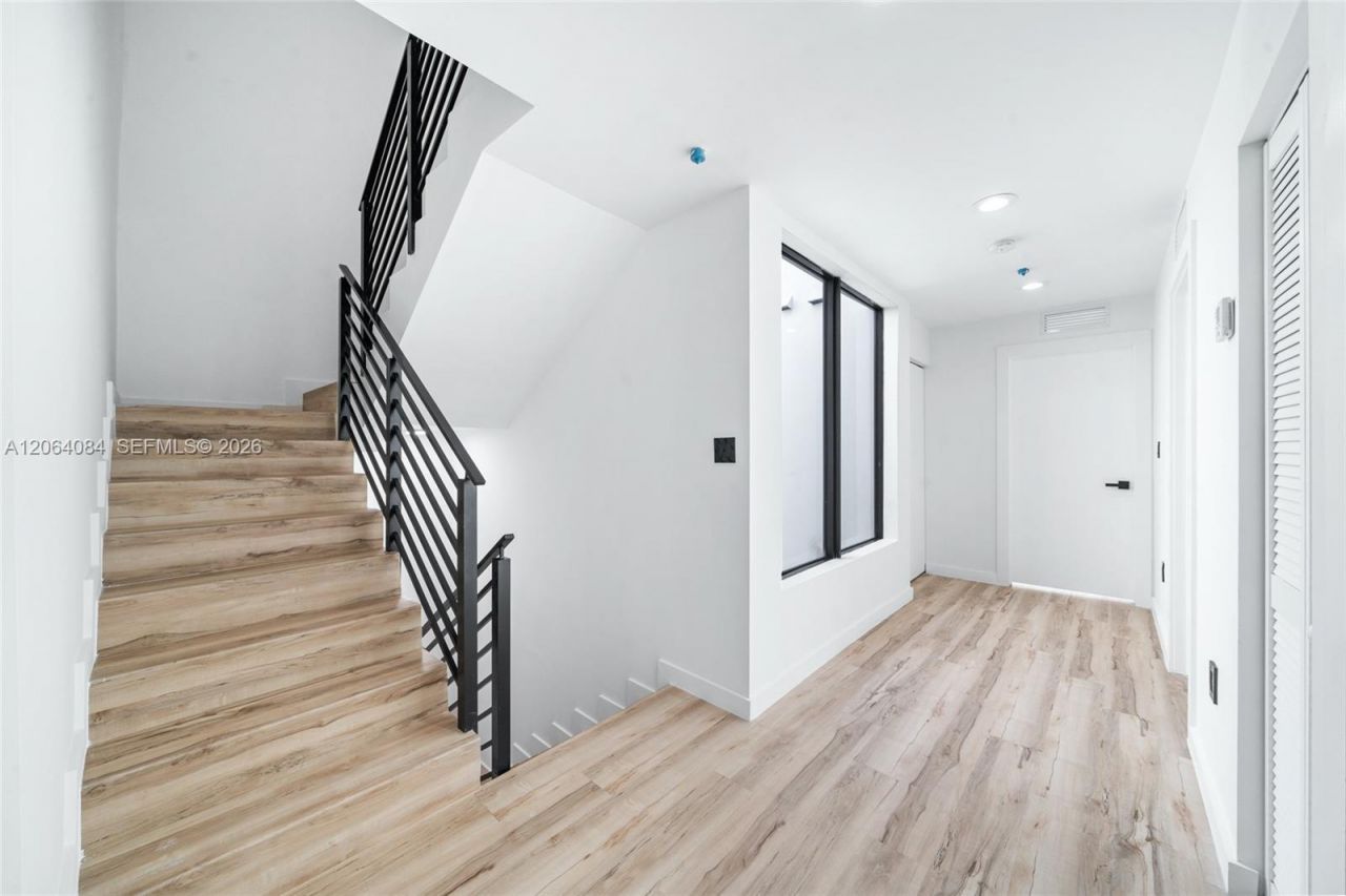 11 NE 51 St, Unit B, Miami, FL 33137 Photo