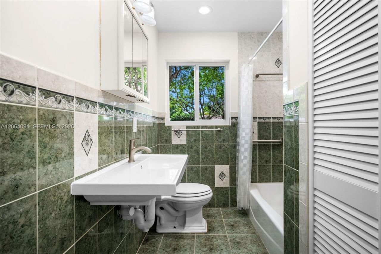 6200 Pine Ter , Plantation, FL 33317 Photo