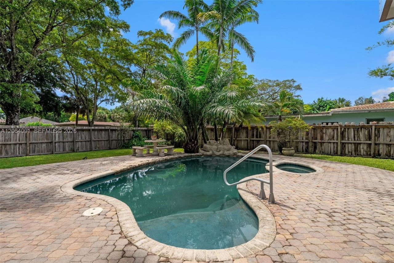 6200 Pine Ter , Plantation, FL 33317 Photo