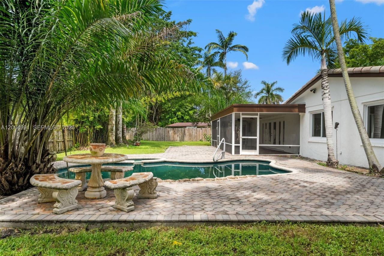 6200 Pine Ter , Plantation, FL 33317 Photo