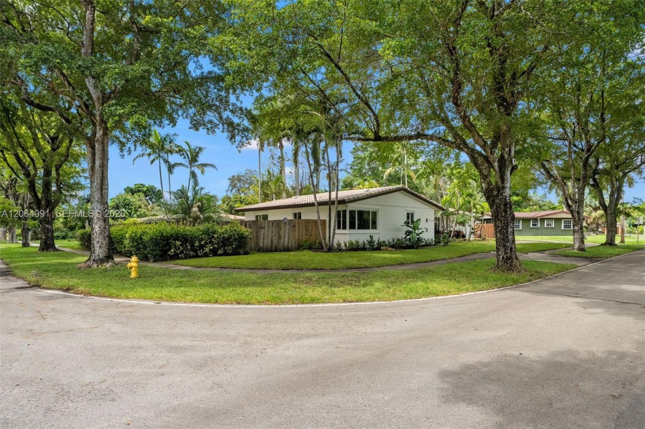 6200 Pine Ter , Plantation, FL 33317 Photo
