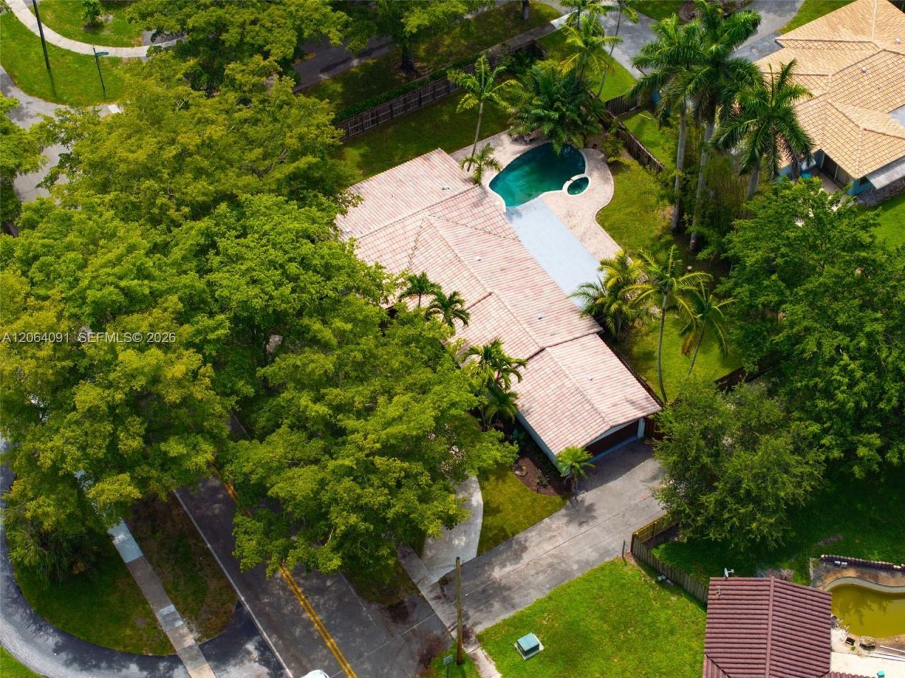 6200 Pine Ter , Plantation, FL 33317 Photo