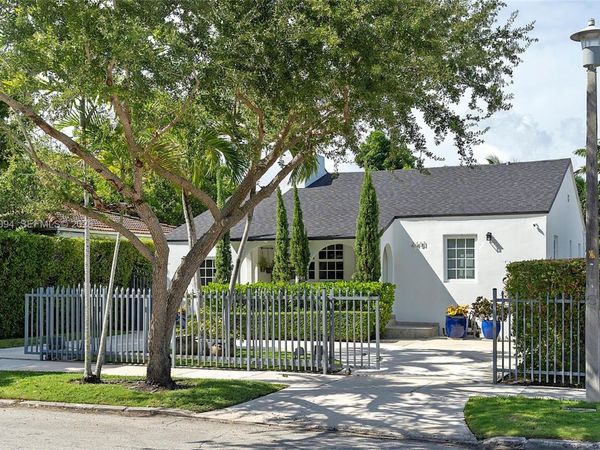 2451 SW 25th St, Miami, FL 33133