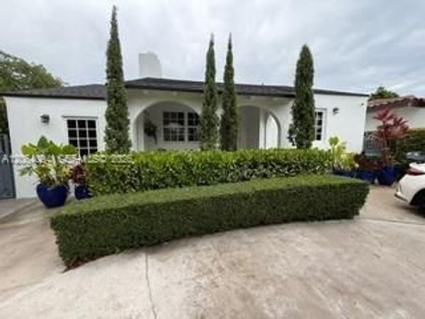 2451 SW 25th St , Miami, FL 33133