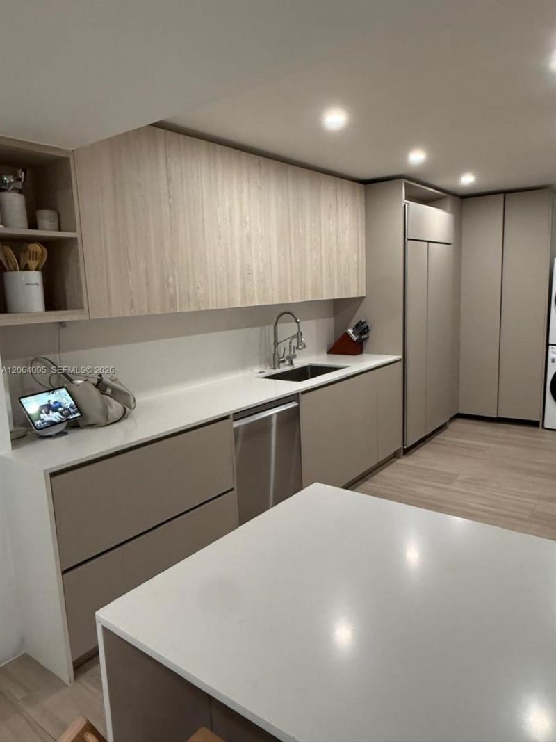 1111 Crandon Blvd, Unit B1004, Key Biscayne, FL 33149 Photo