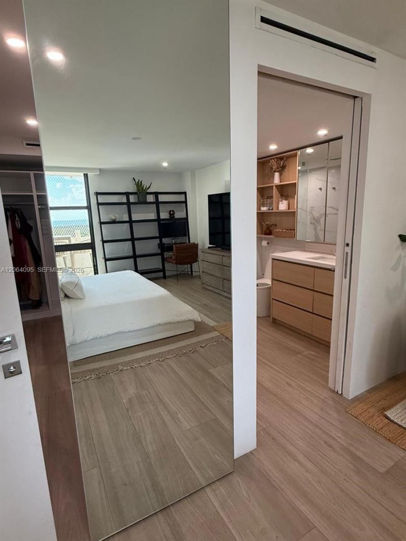 1111 Crandon Blvd, Unit B1004, Key Biscayne, FL 33149 Photo