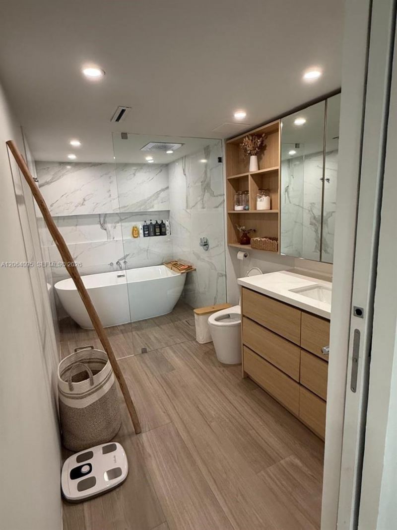 1111 Crandon Blvd, Unit B1004, Key Biscayne, FL 33149 Photo