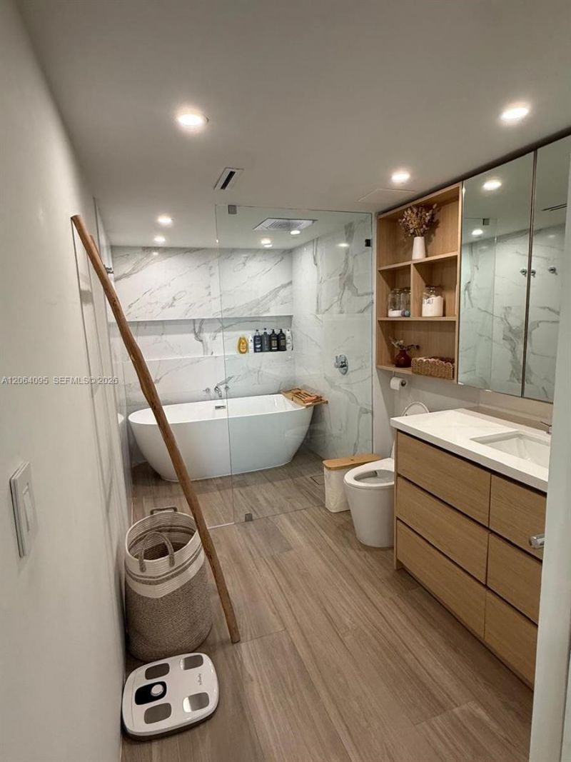 1111 Crandon Blvd, Unit B1004, Key Biscayne, FL 33149 Photo