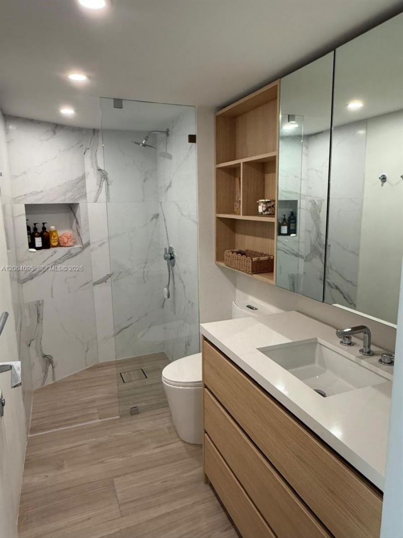 1111 Crandon Blvd, Unit B1004, Key Biscayne, FL 33149 Photo