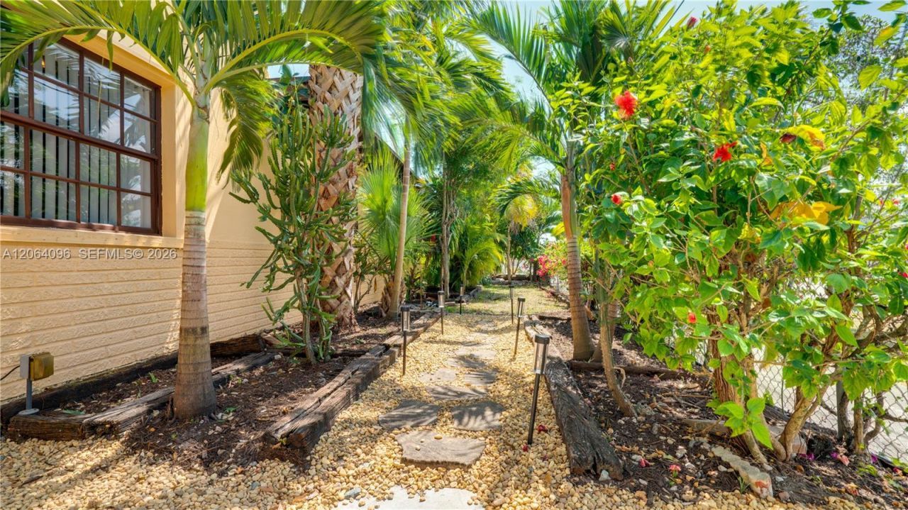 301 SW 69th Ave, Unit 301, Miami, FL 33144 Photo