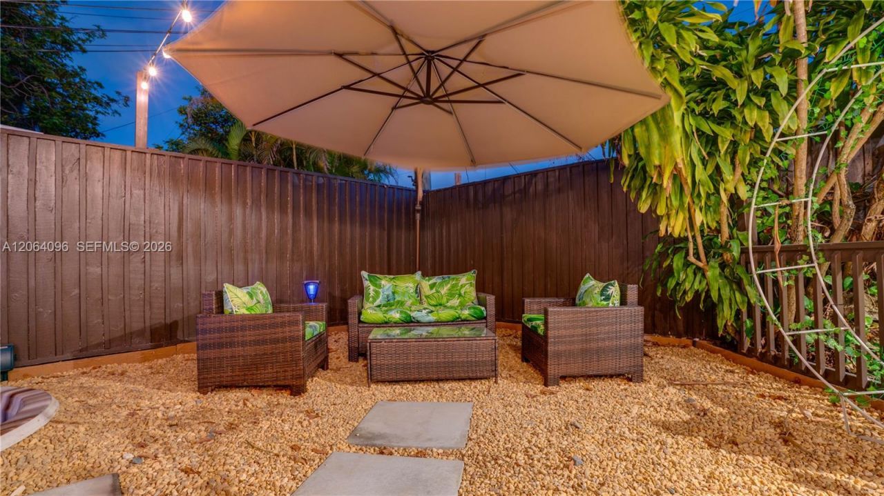 301 SW 69th Ave, Unit 301, Miami, FL 33144 Photo