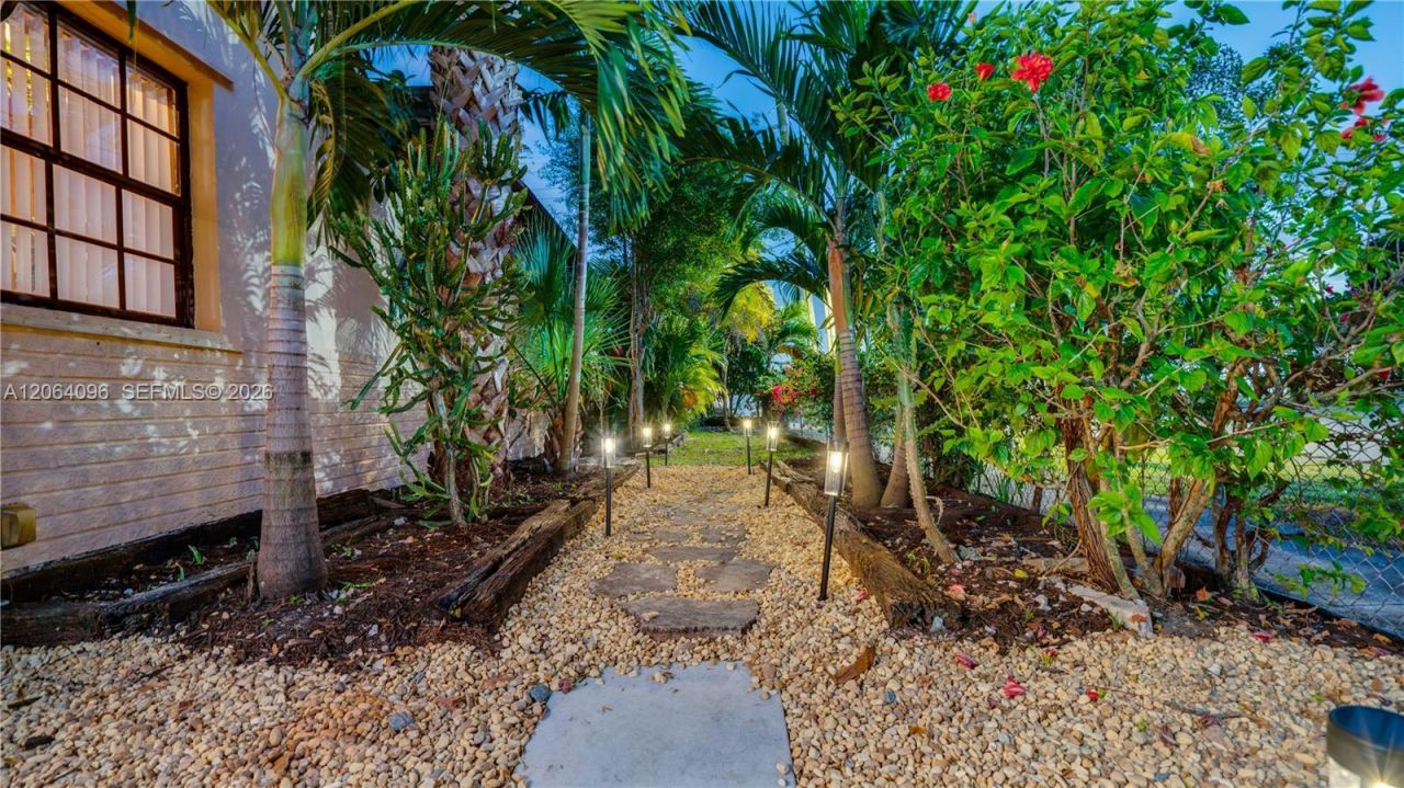 301 SW 69th Ave, Unit 301, Miami, FL 33144 Photo