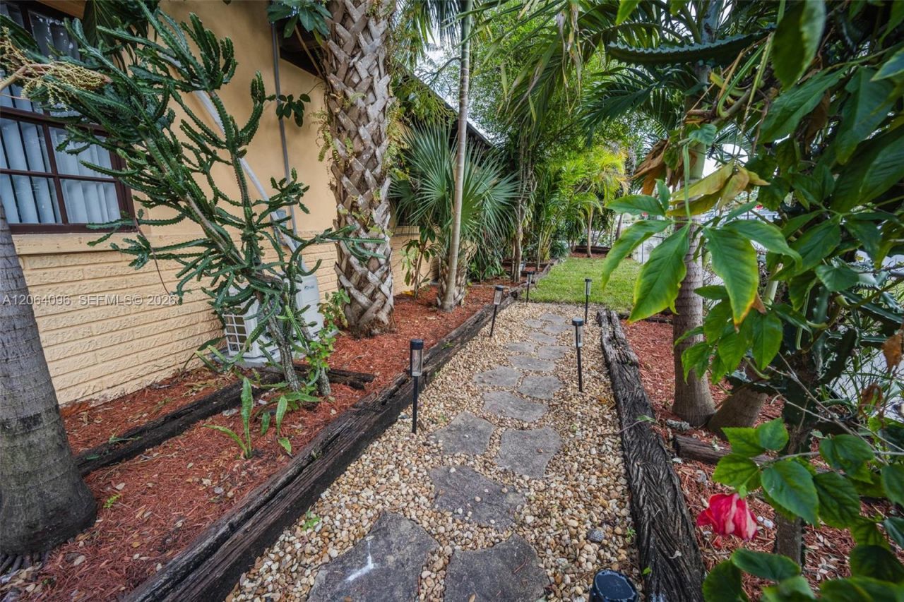 301 SW 69th Ave, Unit 301, Miami, FL 33144 Photo