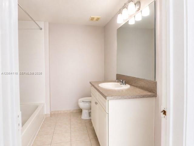 1 Glen Royal Pkwy, Unit 702, Miami, FL 33125 Photo