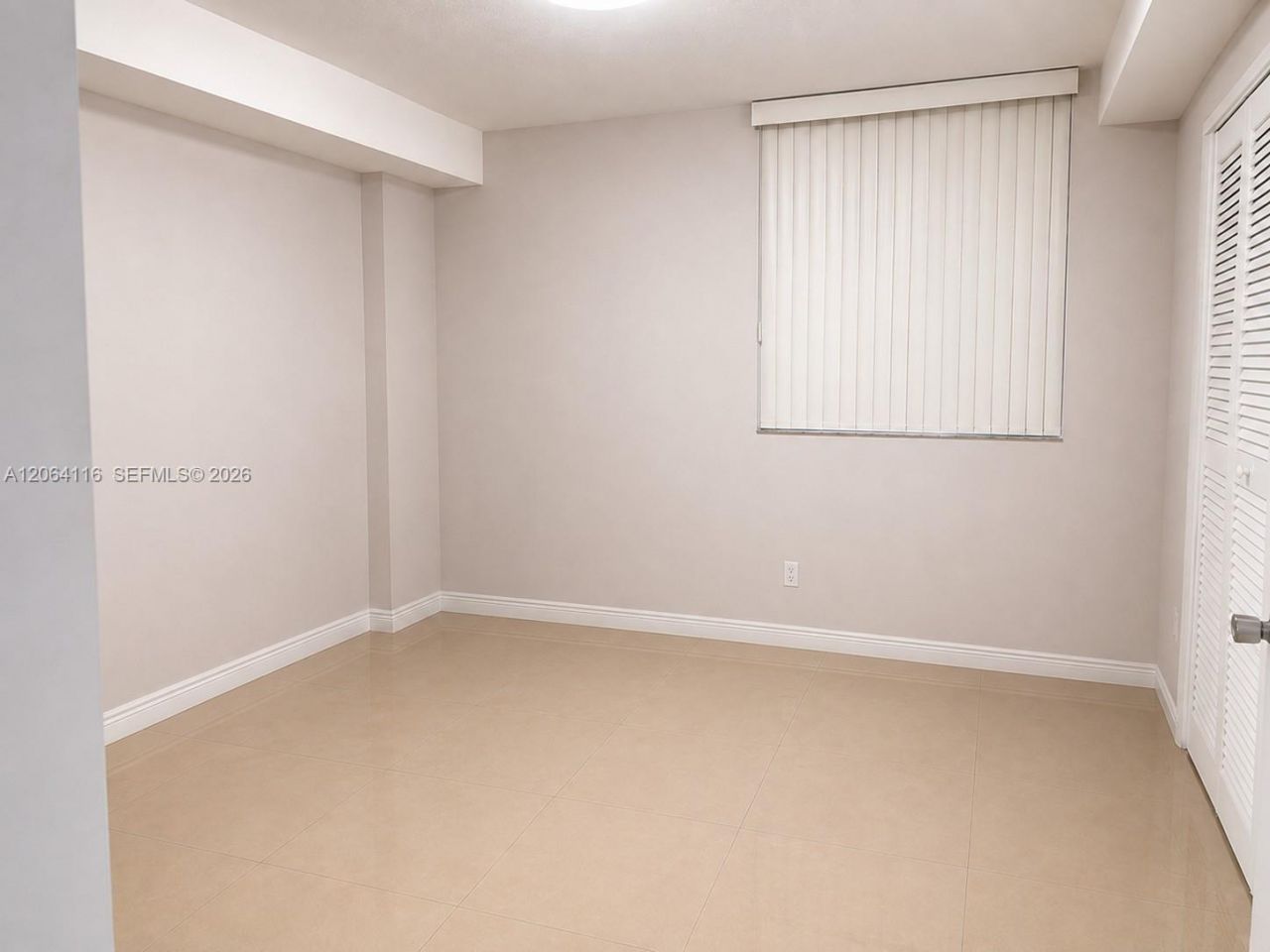1 Glen Royal Pkwy, Unit 702, Miami, FL 33125 Photo