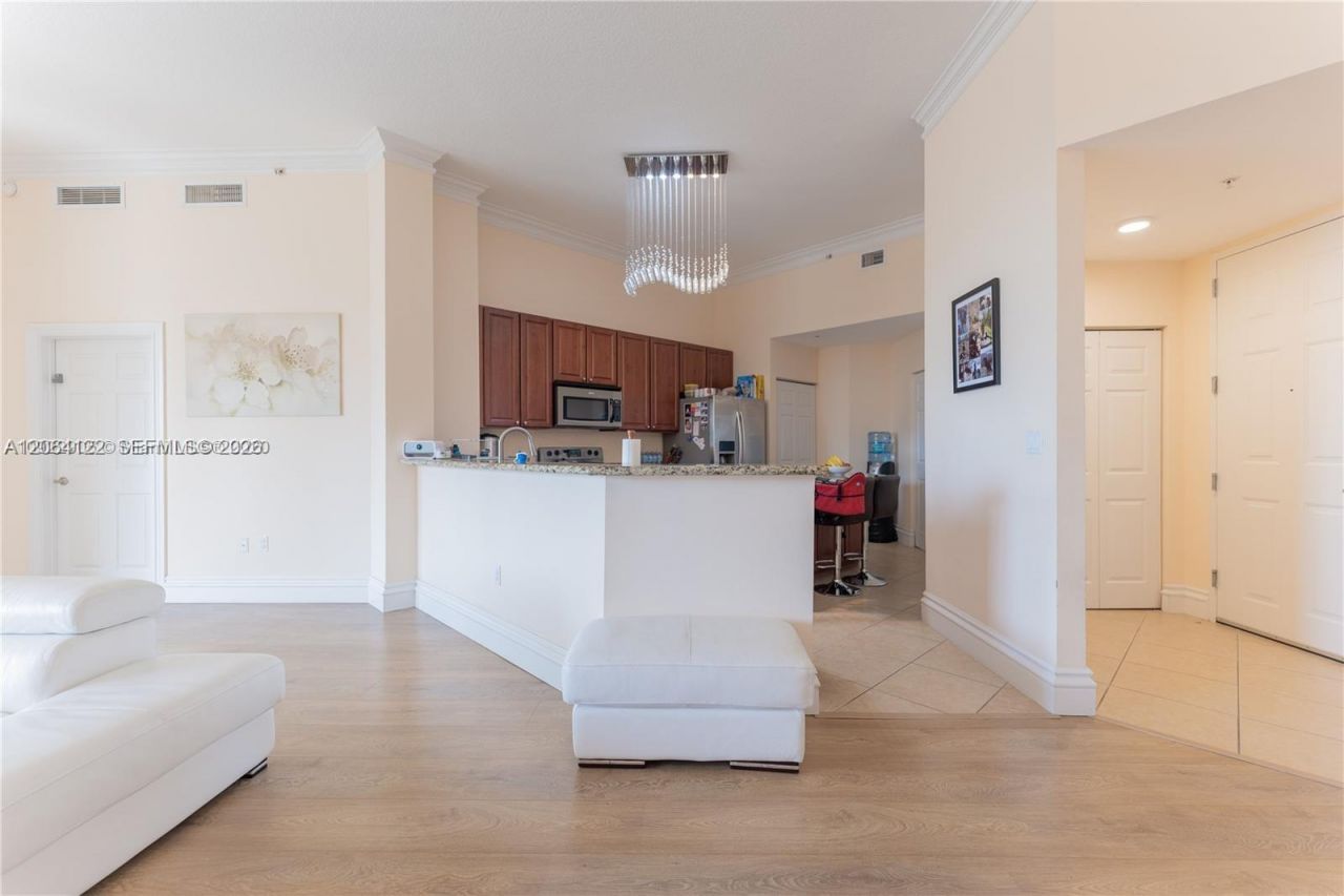 3001 NE 185th St , Unit 710, Aventura, FL 33180 Photo