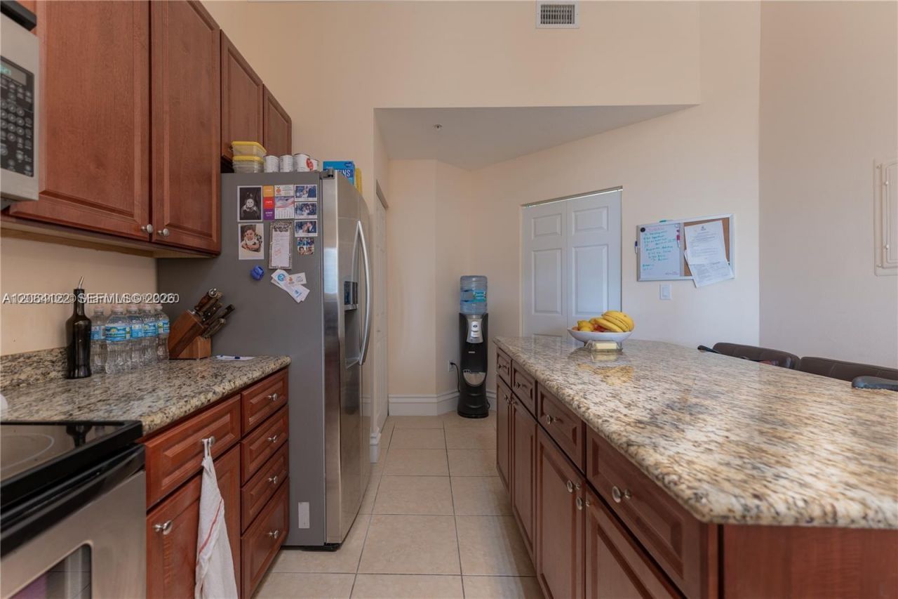 3001 NE 185th St , Unit 710, Aventura, FL 33180 Photo