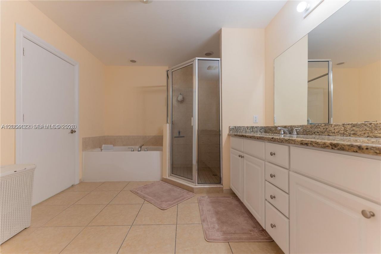 3001 NE 185th St , Unit 710, Aventura, FL 33180 Photo