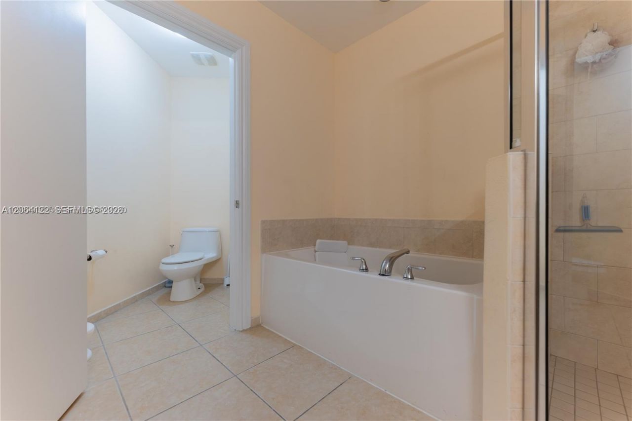 3001 NE 185th St , Unit 710, Aventura, FL 33180 Photo