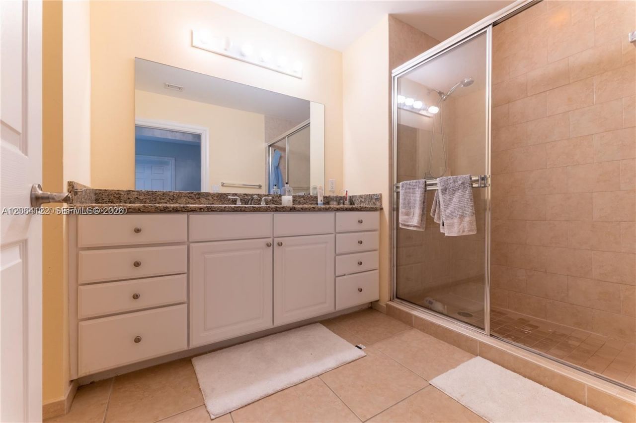 3001 NE 185th St , Unit 710, Aventura, FL 33180 Photo