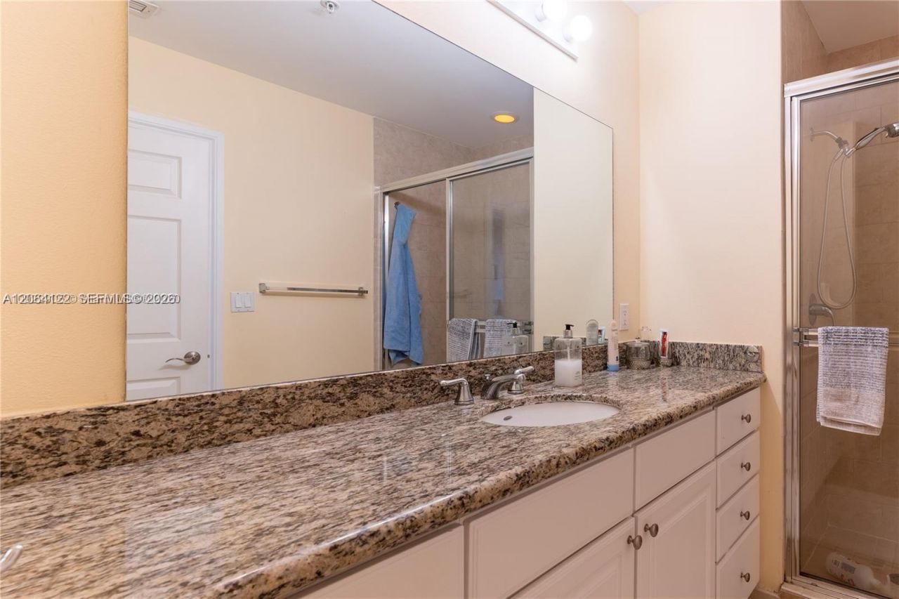 3001 NE 185th St , Unit 710, Aventura, FL 33180 Photo