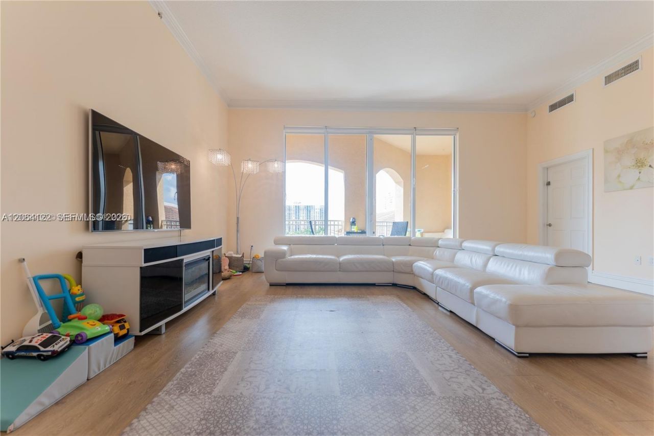 3001 NE 185th St , Unit 710, Aventura, FL 33180 Photo