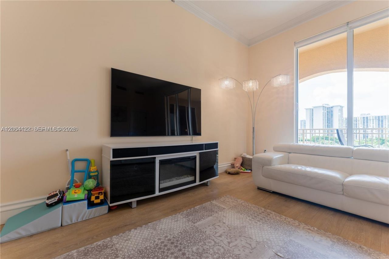 3001 NE 185th St , Unit 710, Aventura, FL 33180 Photo