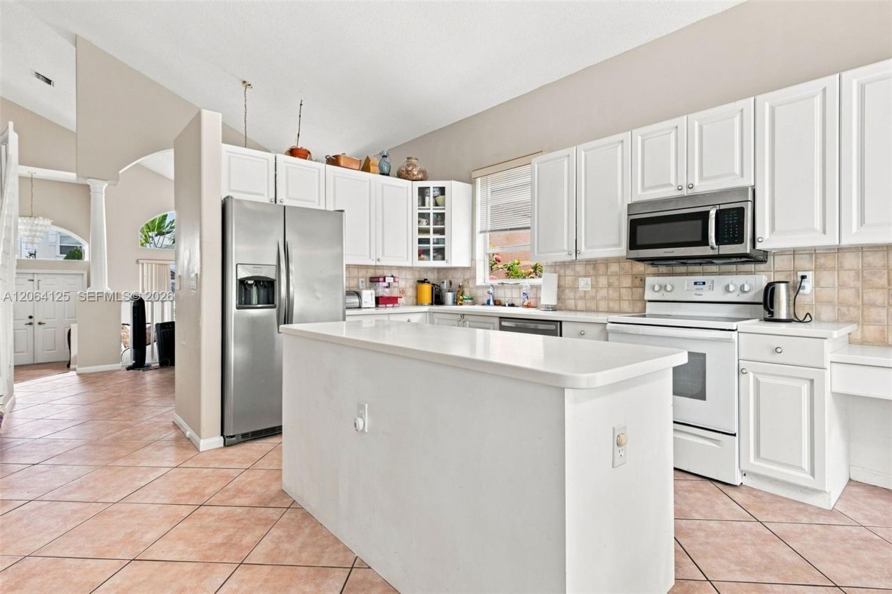 15650 NW 12th Ct, Pembroke Pines, FL 33028 Photo