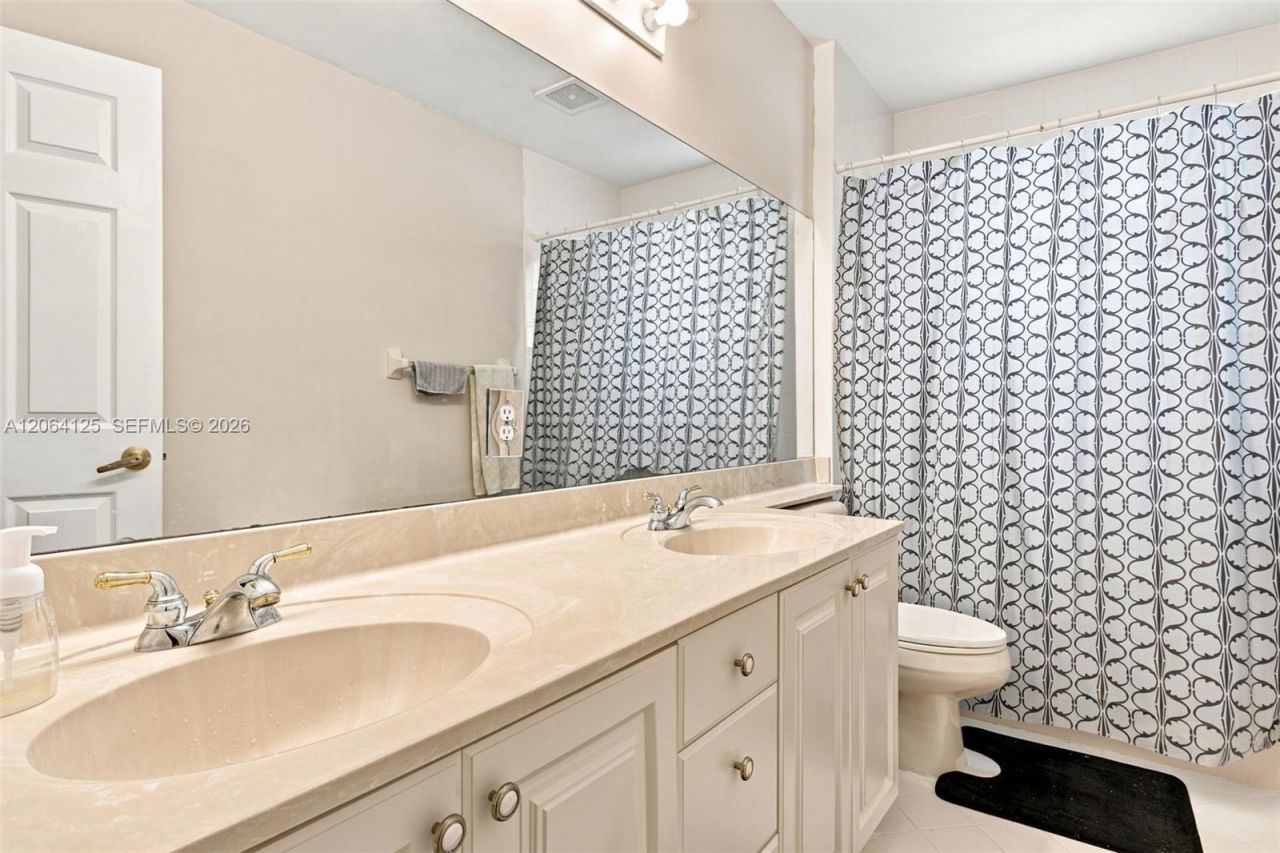 15650 NW 12th Ct, Pembroke Pines, FL 33028 Photo