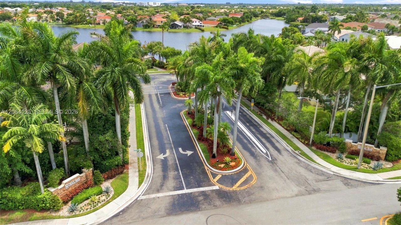 15650 NW 12th Ct, Pembroke Pines, FL 33028 Photo